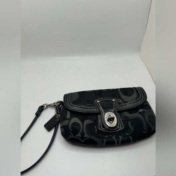 Coach Legacy Signature Black Canvas Leather Trim Turnlock - Picture 5 of 5